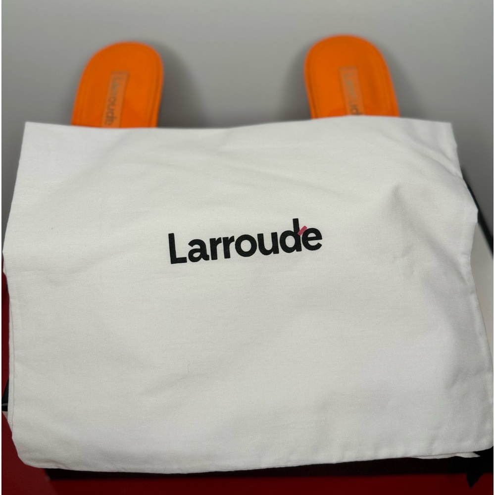 New With Box! Larroudé Madonna Vinyl Mules - Picture 3 of 6